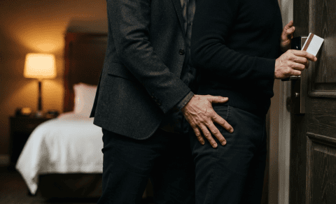 Hôtel discret, love room, week-end : organiser une escapade sans laisser de trace